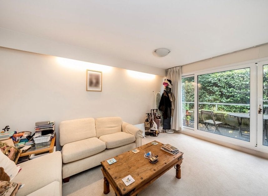 Flat Archery Close in City of Westminster