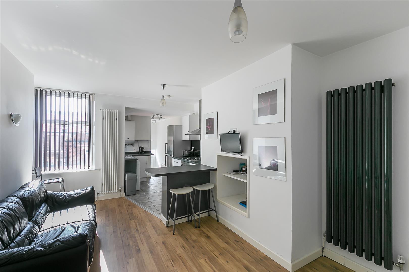 Flat Grosvenor Gardens in Newcastle upon Tyne