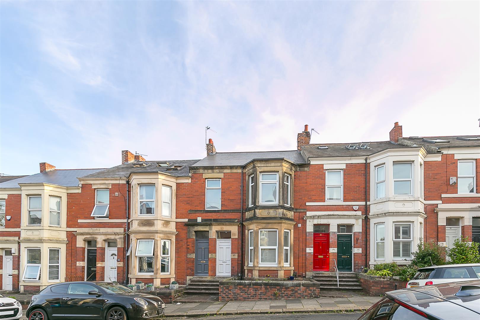 Flat Grosvenor Gardens in Newcastle upon Tyne