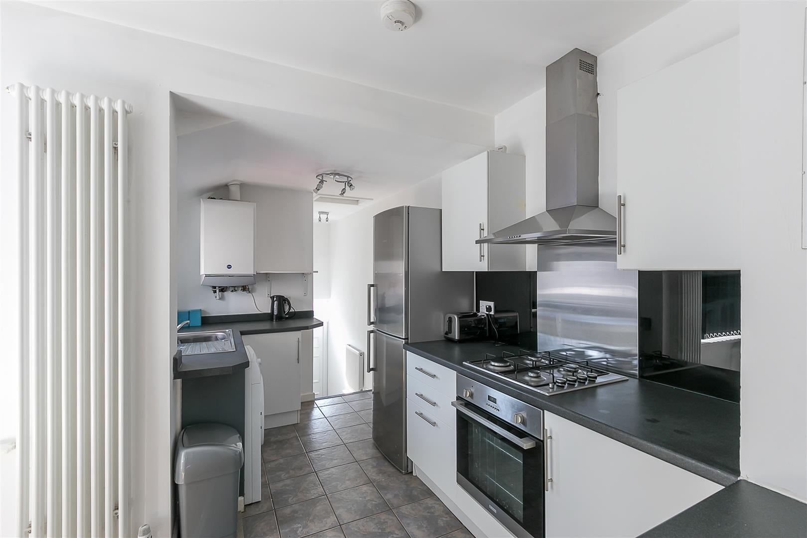 Flat Grosvenor Gardens in Newcastle upon Tyne