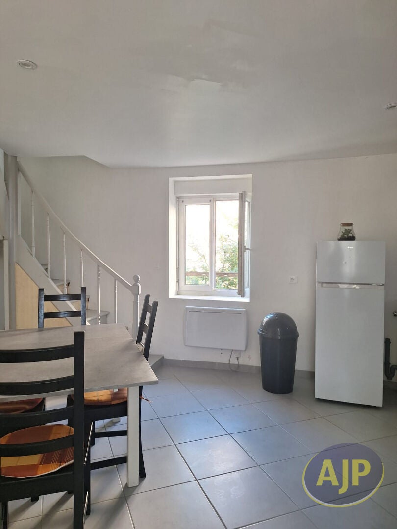 Maison Route d'Angoulême à Javerlhac-et-la-Chapelle-Saint-Robert