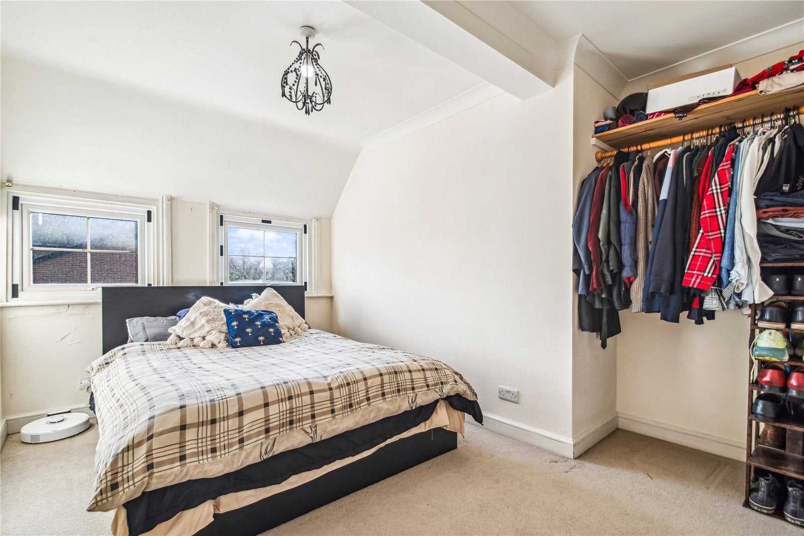 Flat Kew Road in Greater London