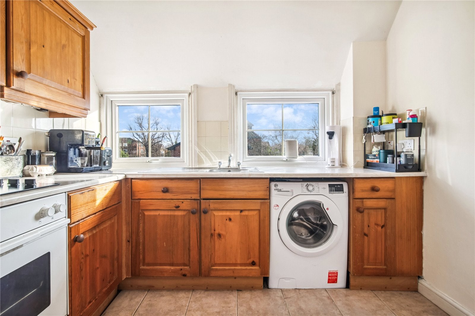 Flat Kew Road in Greater London