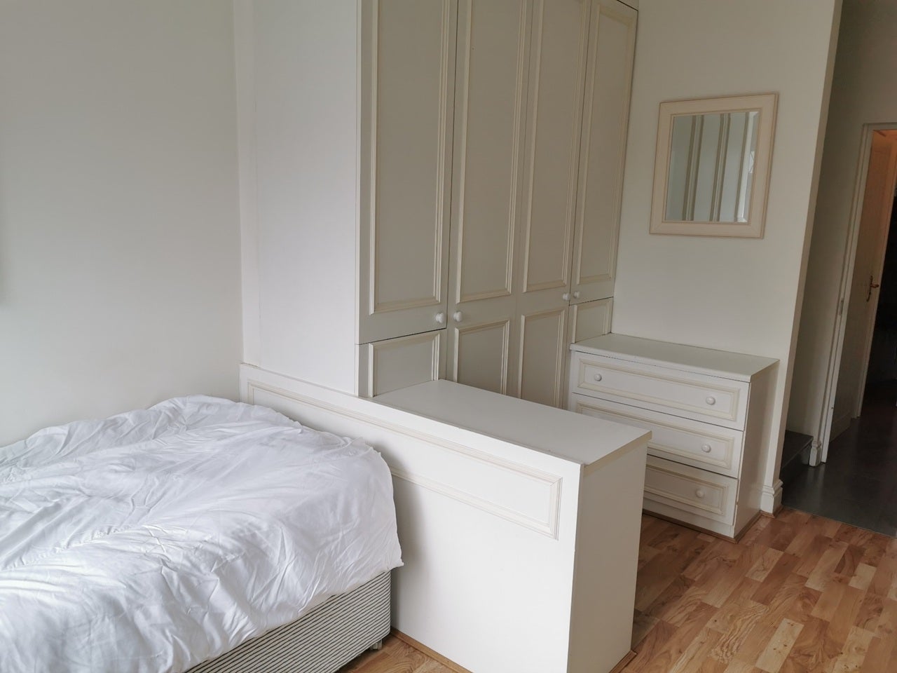 Room Becmead Avenue in Greater London