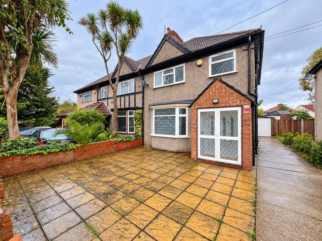 House Gresham Road in Greater London