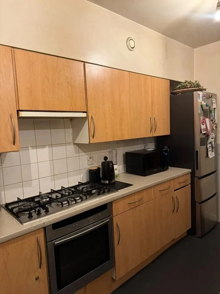 Room Canterbury Road in Greater London