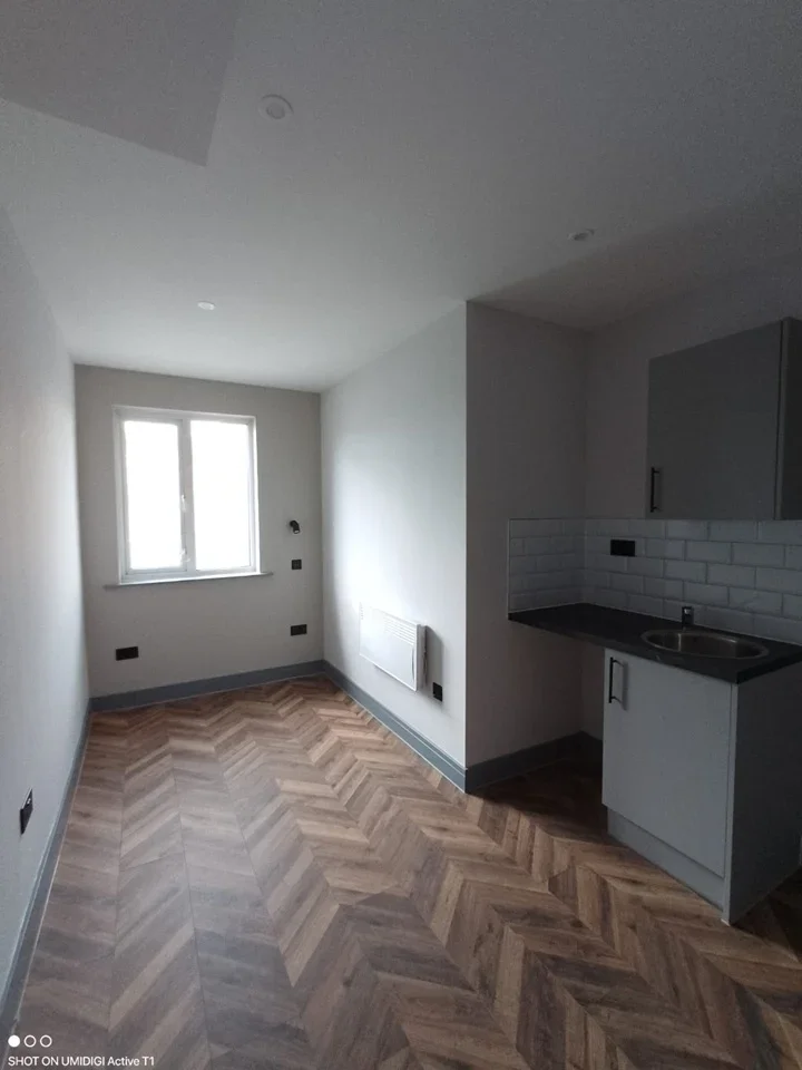 Room St Mary's Road in Greater London
