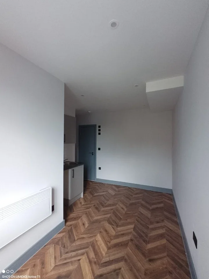 Room St Mary's Road in Greater London