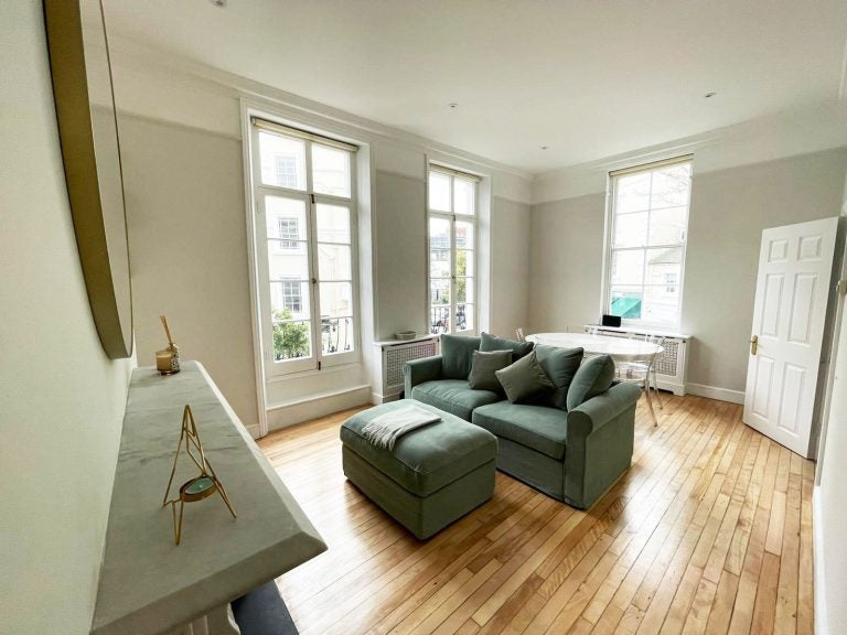 Flat Moreton Street in City of Westminster