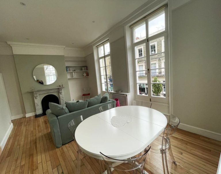 Flat Moreton Street in City of Westminster