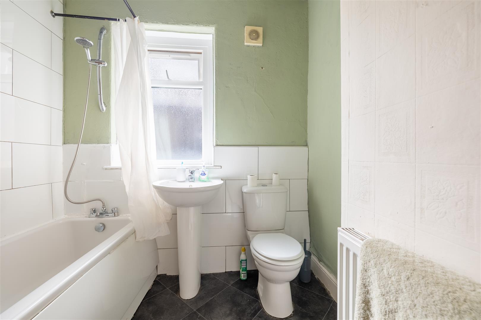 Flat Scotforth Road in Lancaster