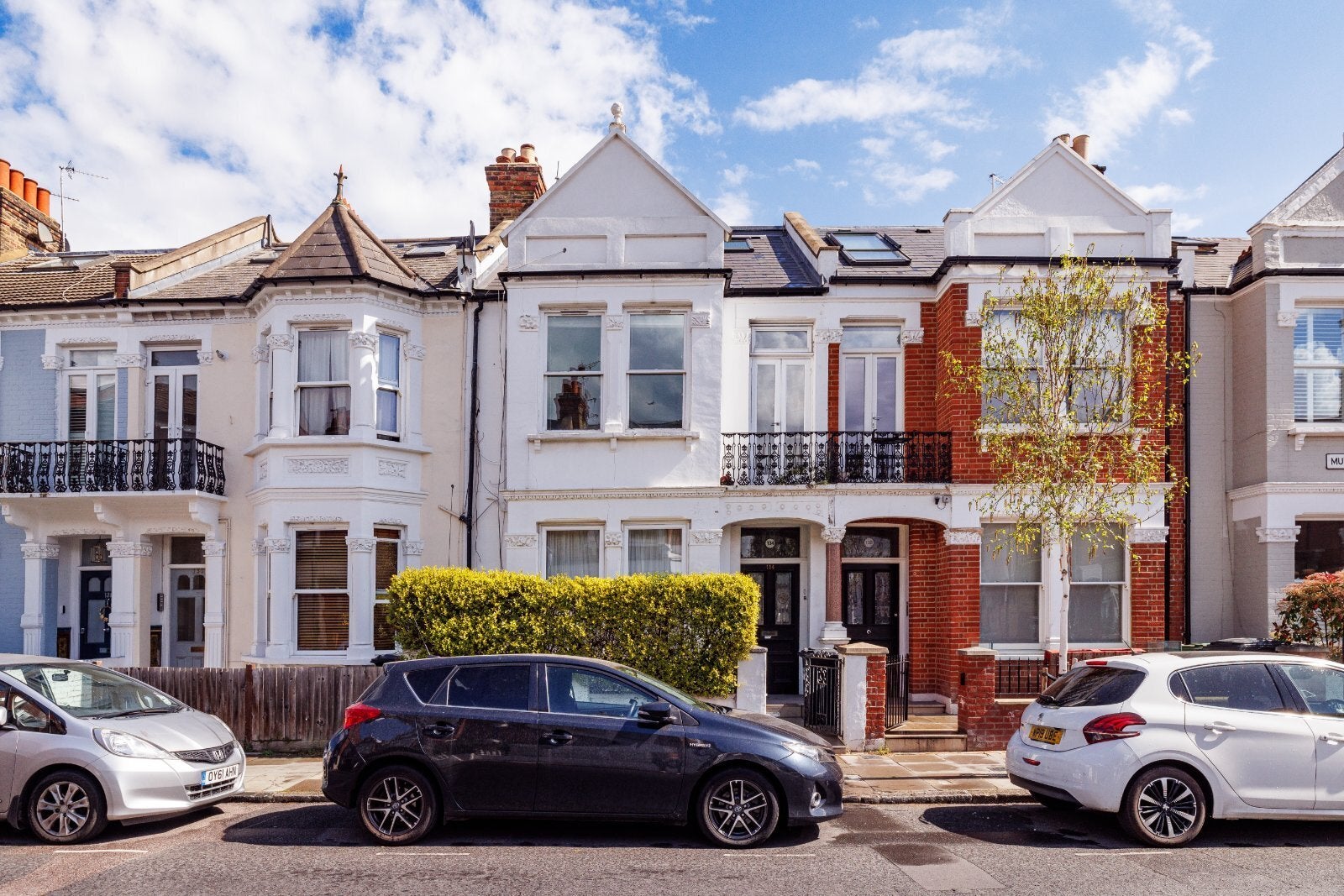 Flat Munster Road in Greater London