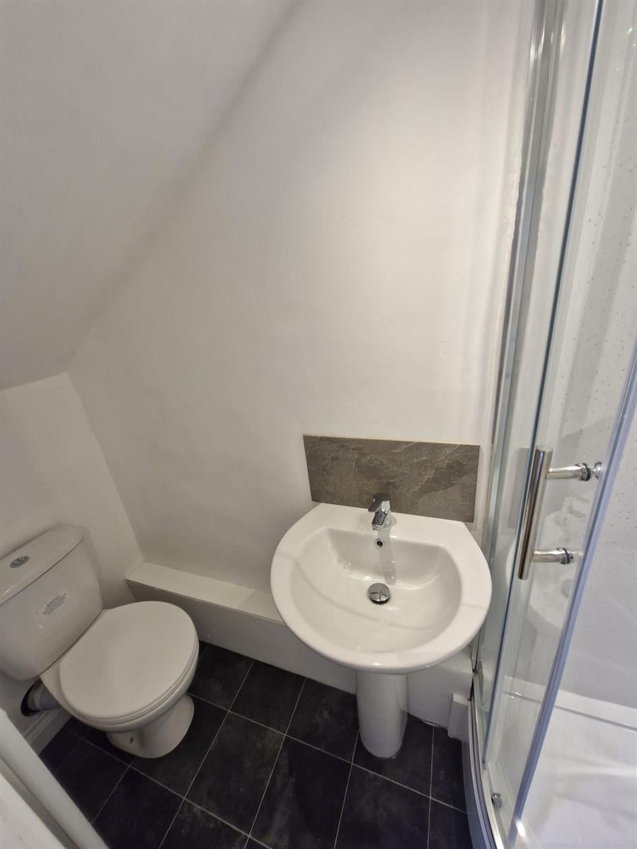 Room College Street in South Kesteven