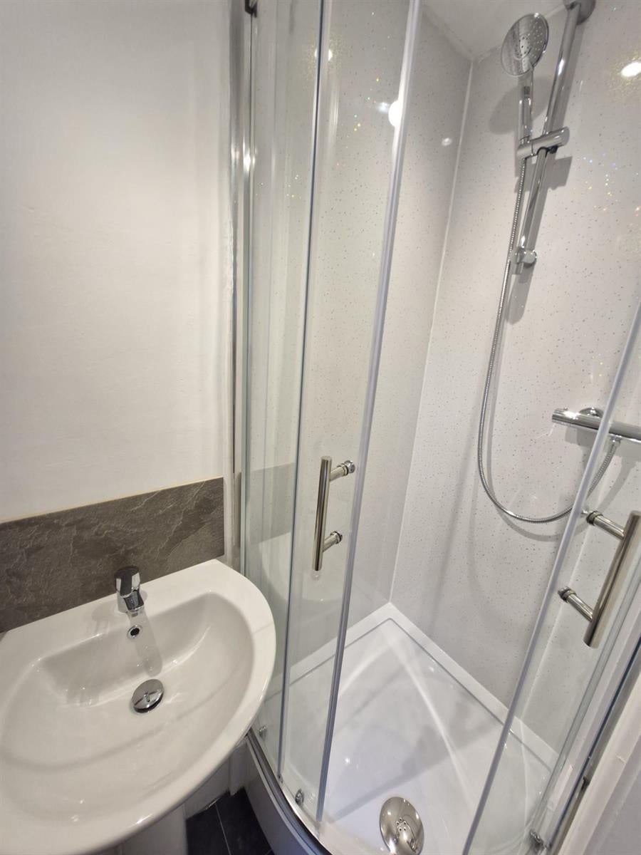 Room College Street in South Kesteven