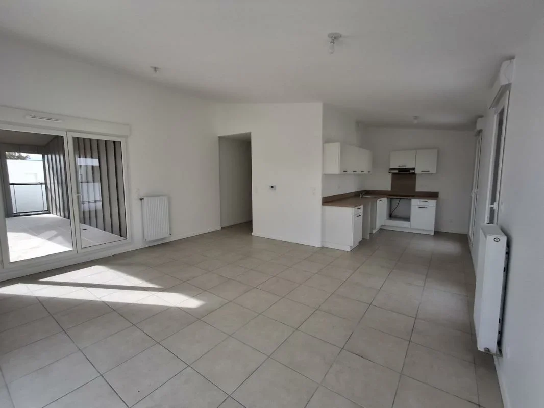 Flat Rue du Centre Nautique in Rillieux-la-Pape