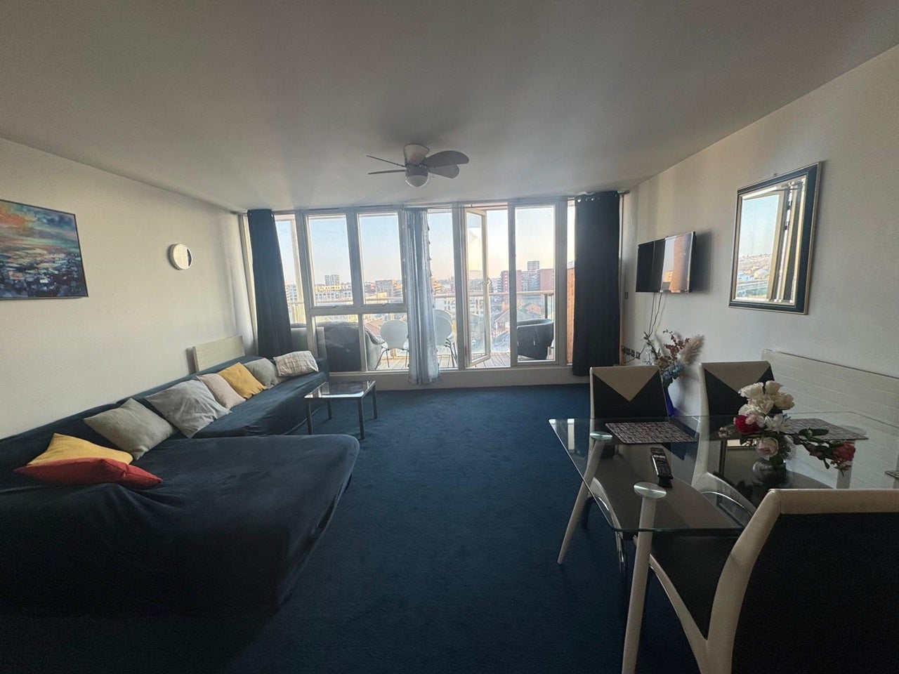 Flat Rayleigh Road in Greater London