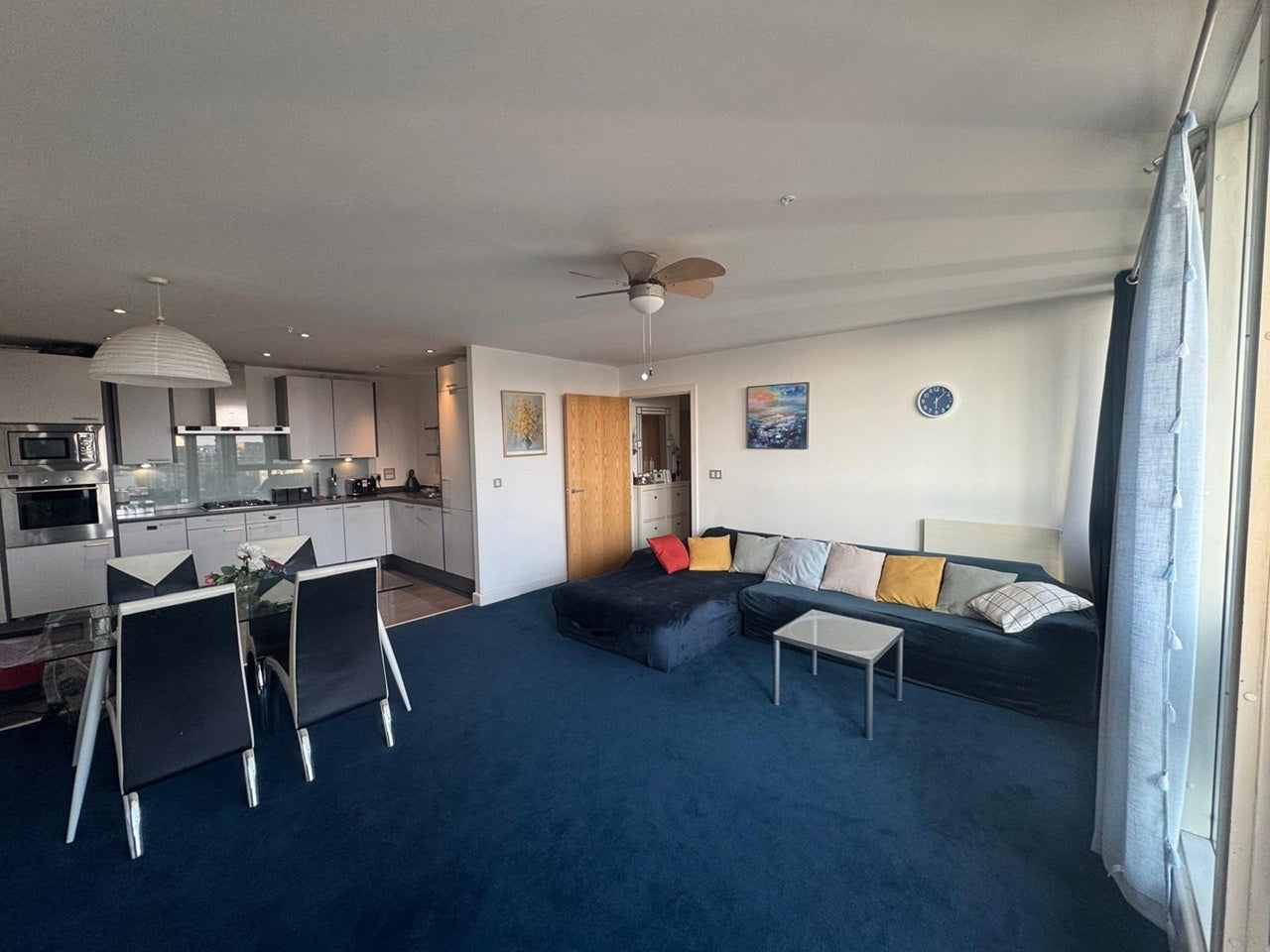 Flat Rayleigh Road in Greater London