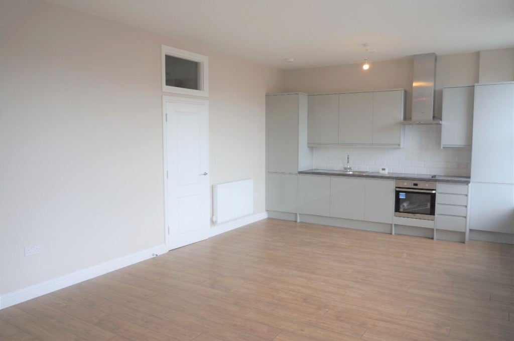 Flat Sheephouse Way in Greater London