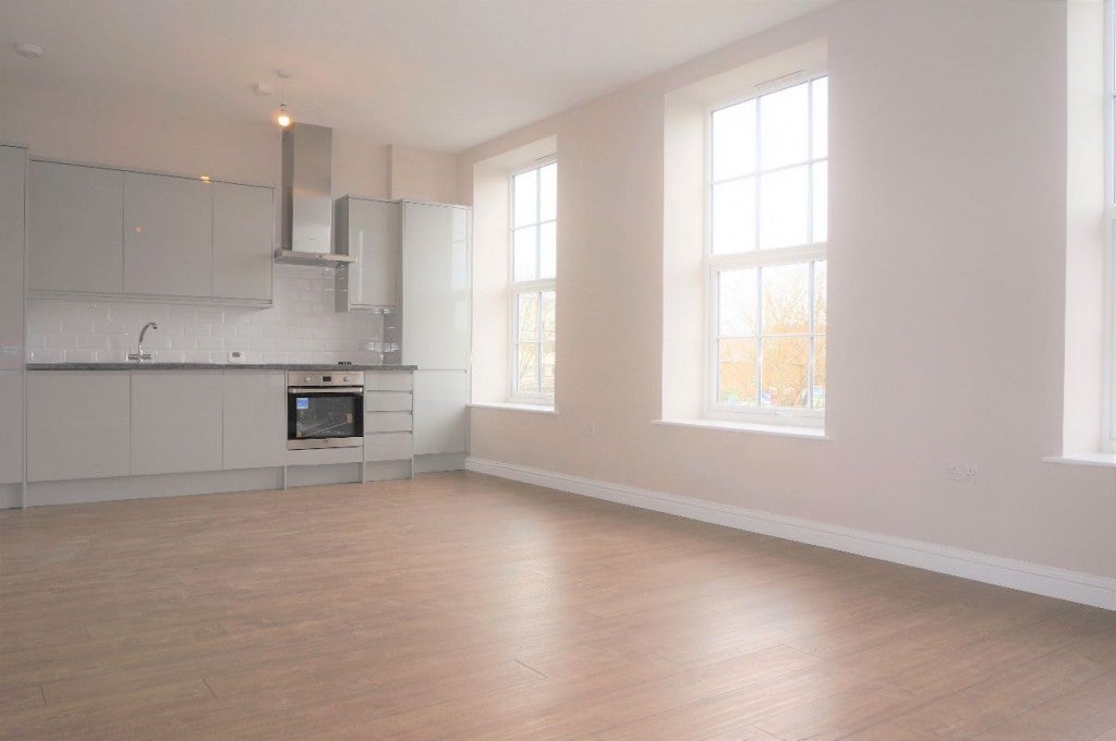 Flat Sheephouse Way in Greater London
