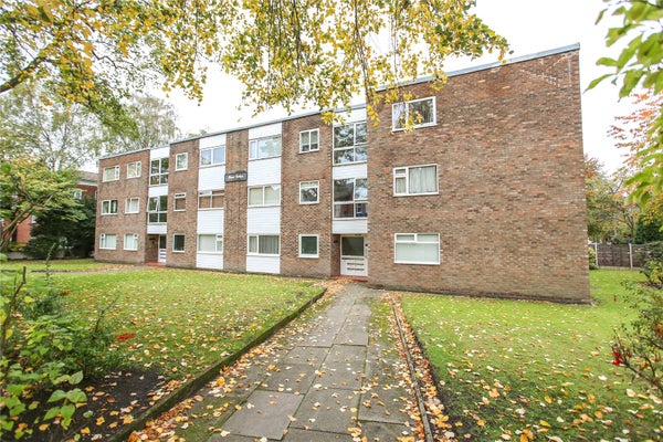 Flat Heaton Moor Road in Stockport