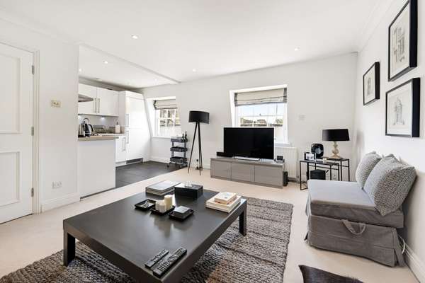 Flat Sumner Place in Greater London
