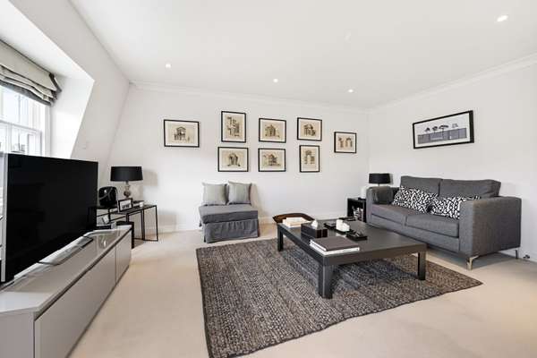 Flat Sumner Place in Greater London