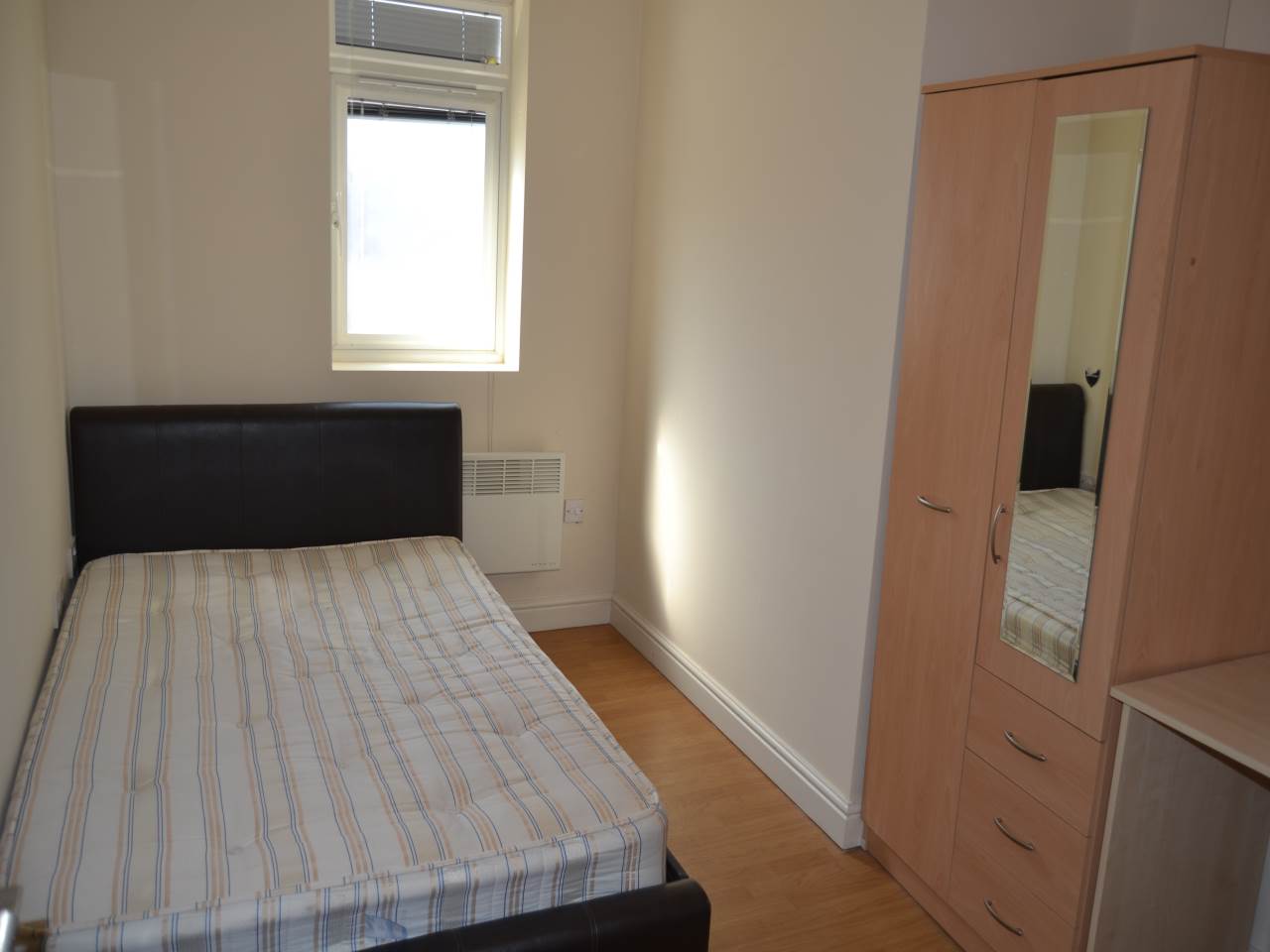 Flat Crwys Road in Cardiff