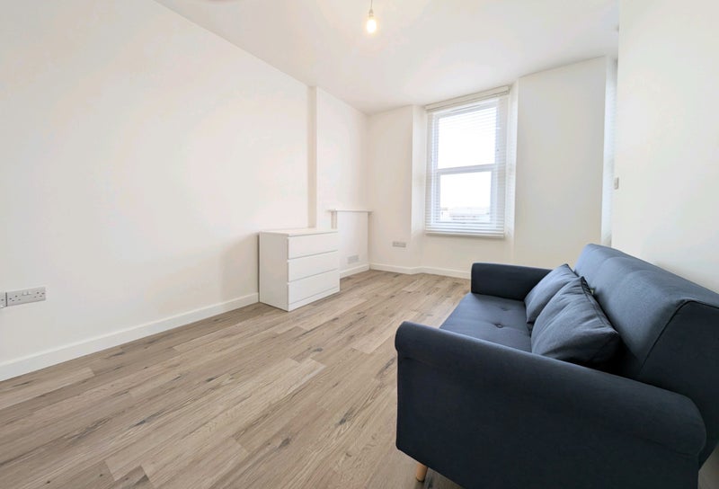 Room Walliscote Road in Weston-super-Mare