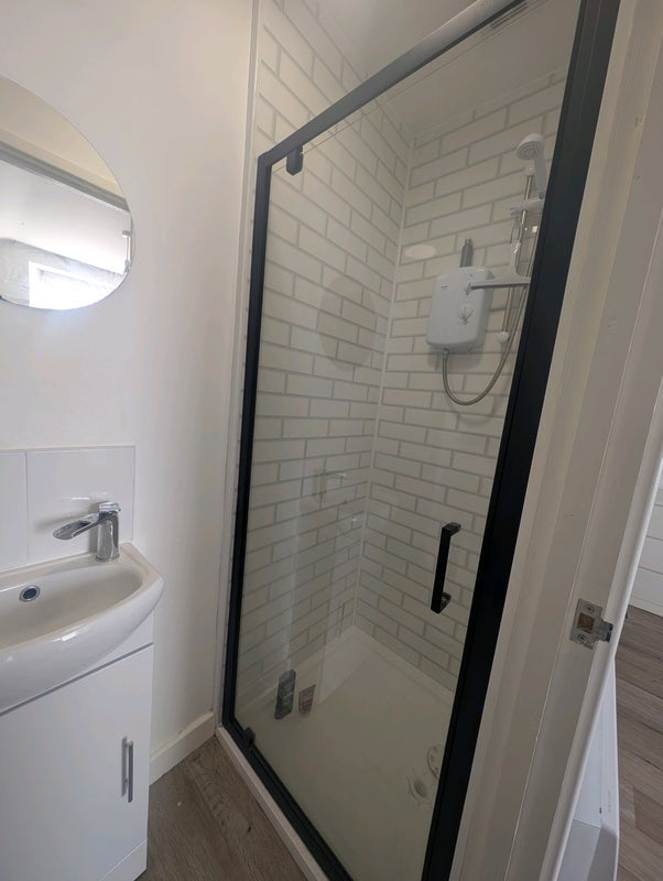 Room Walliscote Road in Weston-super-Mare