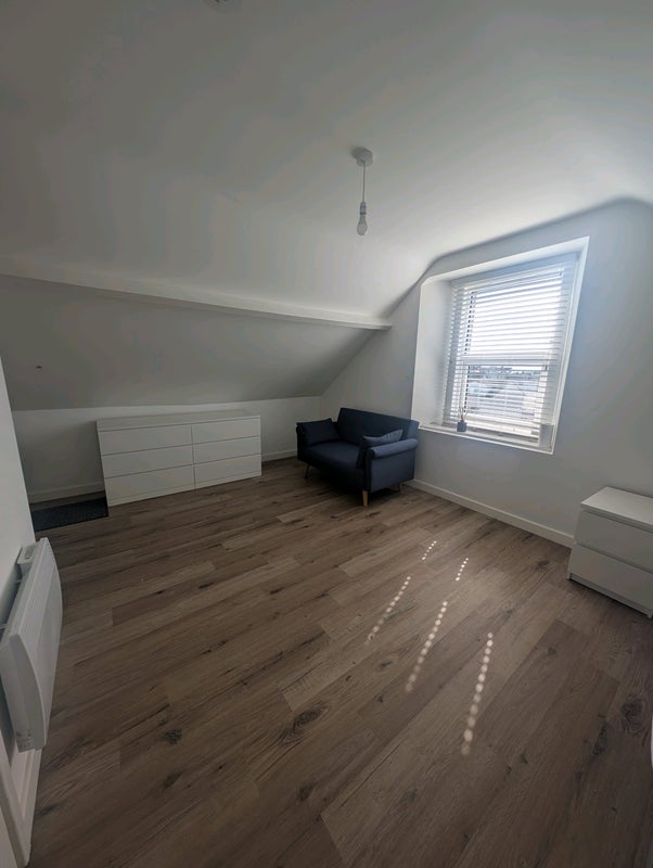 Room Walliscote Road in Weston-super-Mare