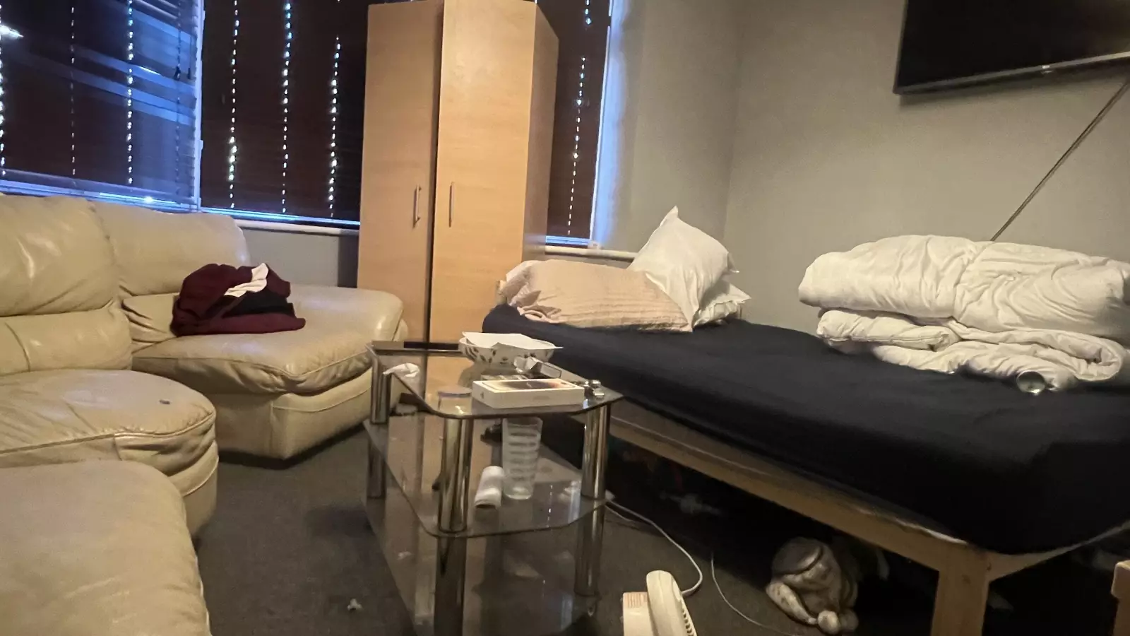 Flat Hainault Road in Greater London
