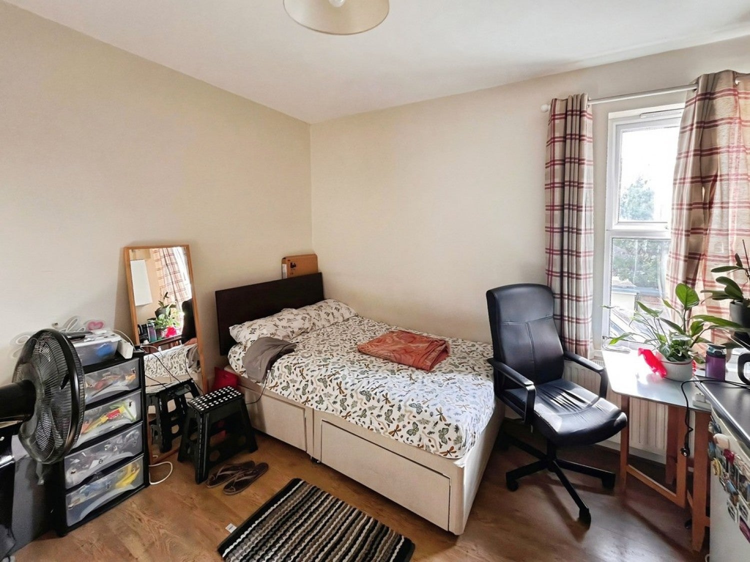 Room Kennedy Close in Greater London