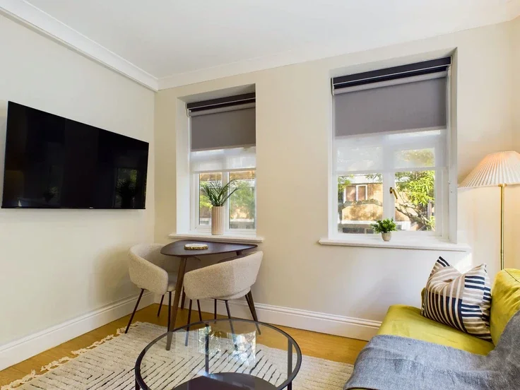 Flat Endell Street in Greater London