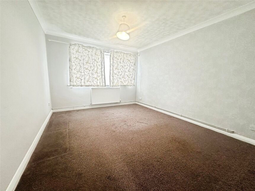 Flat Scott Avenue in Rainham