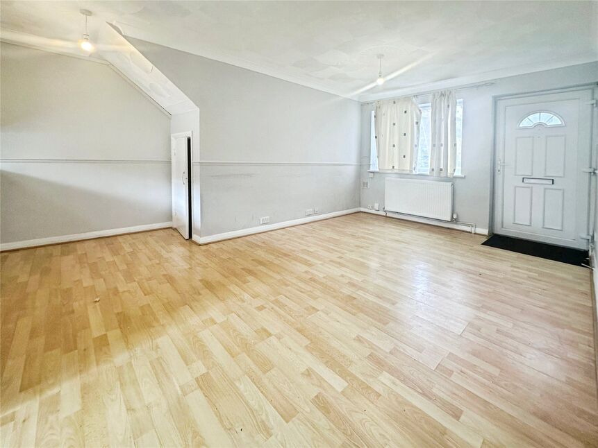 Flat Scott Avenue in Rainham