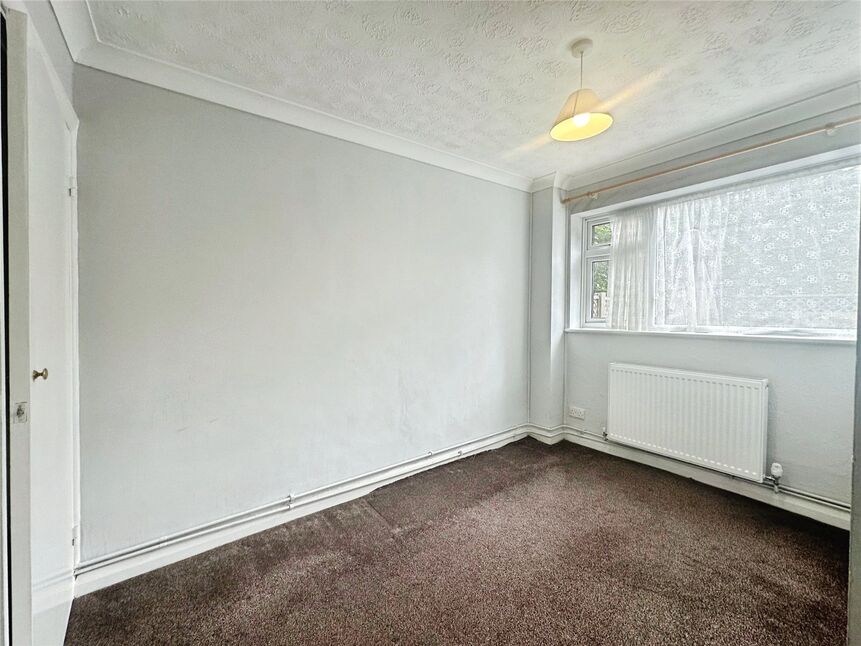 Flat Scott Avenue in Rainham