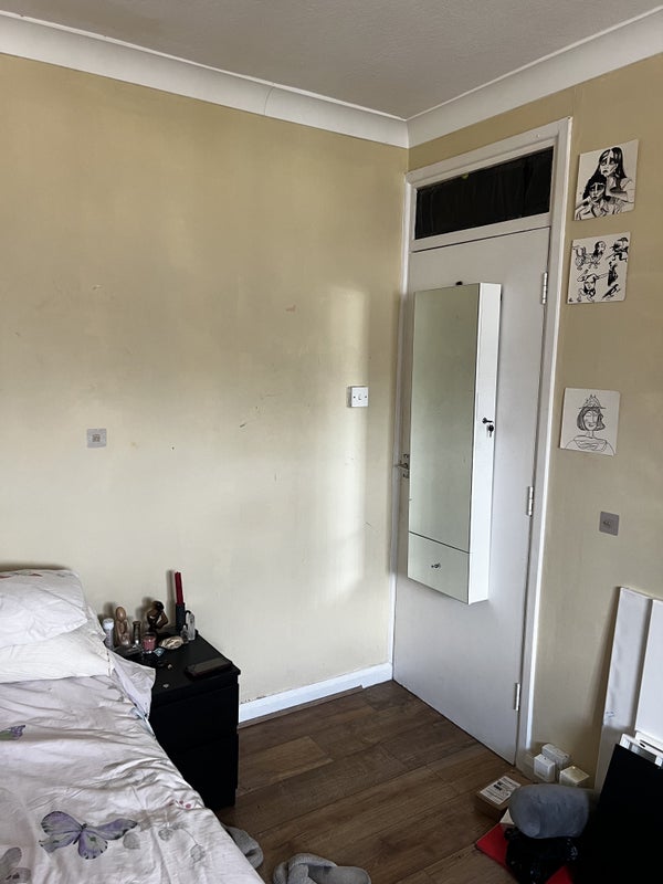 Room Sceptre Road in Greater London