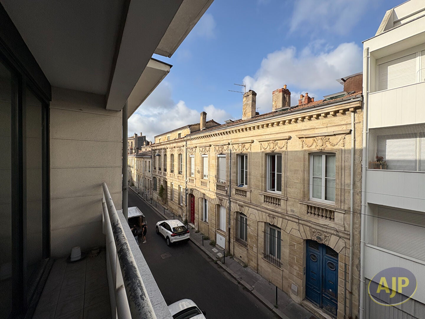 Flat Route de la Fontbrune in Cours-de-Pile