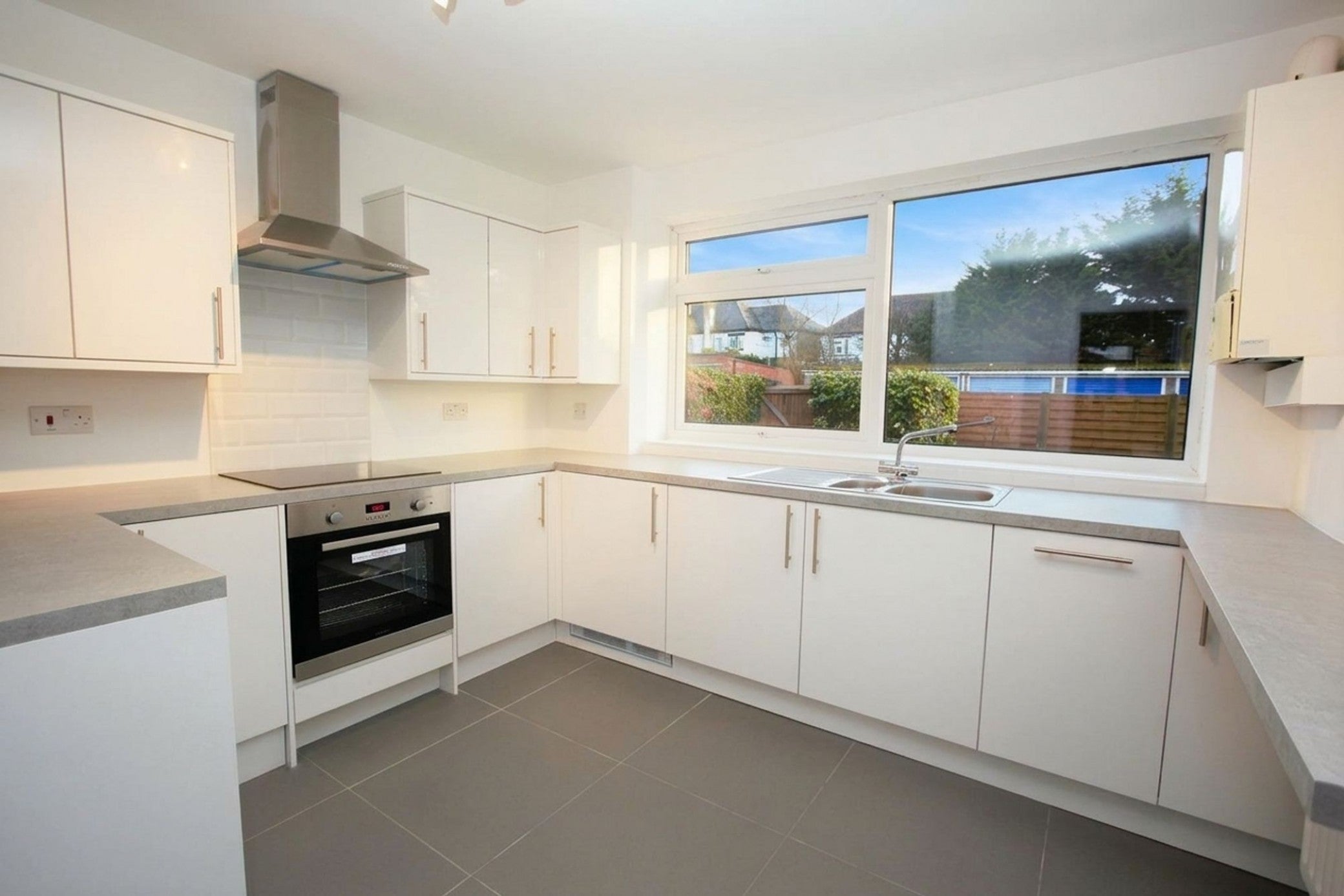 Flat Stonegrove in Greater London