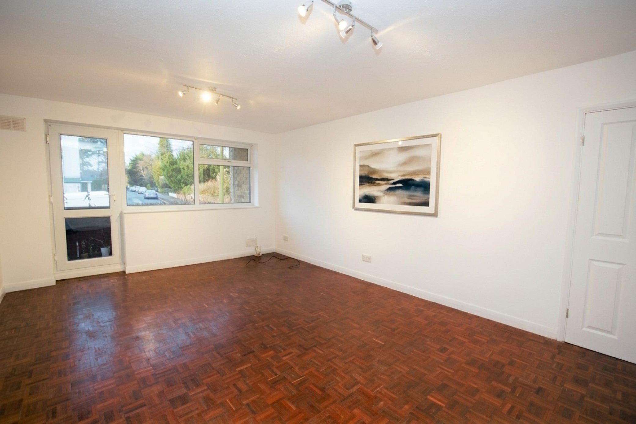 Flat Stonegrove in Greater London