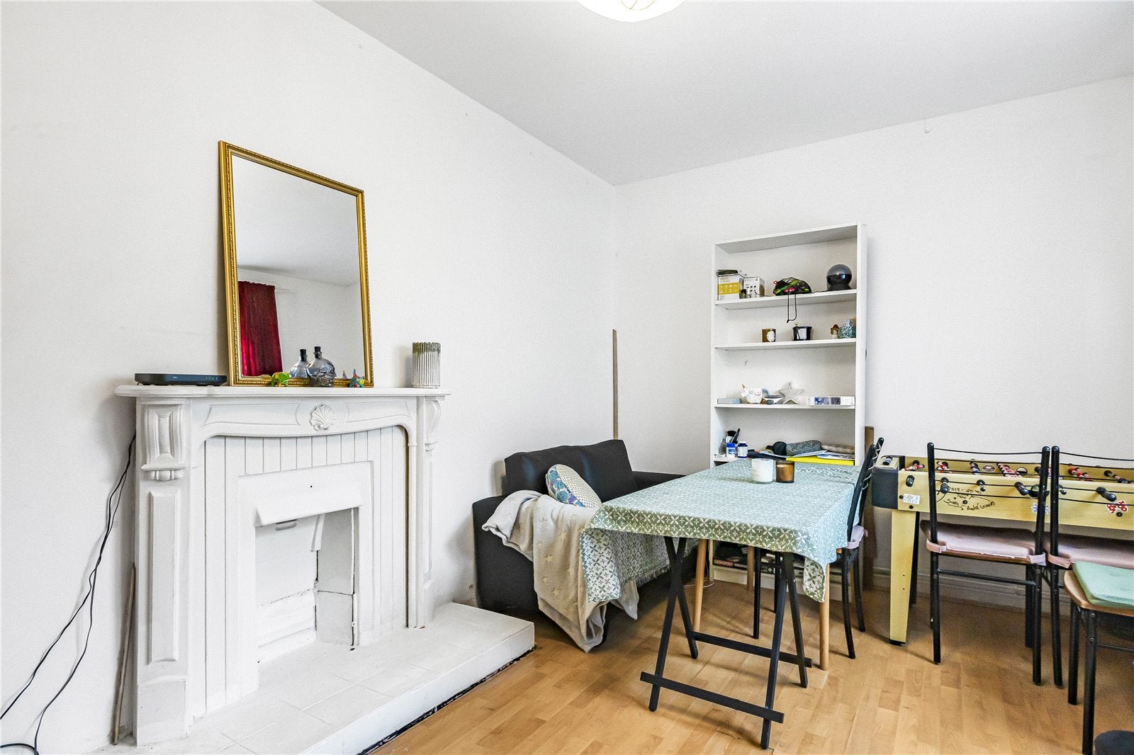 Flat Burge Street in Greater London