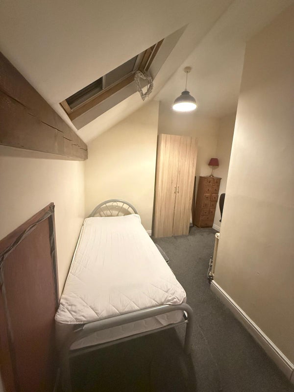 Room Spurr Street in Sheffield