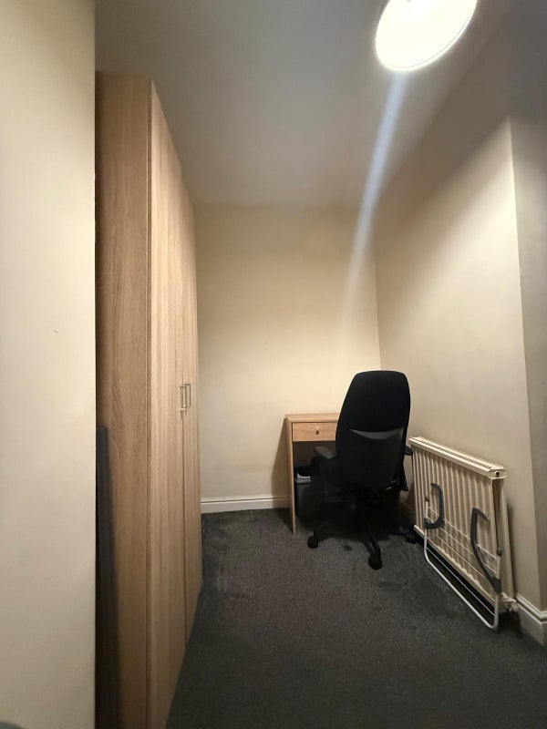 Room Spurr Street in Sheffield
