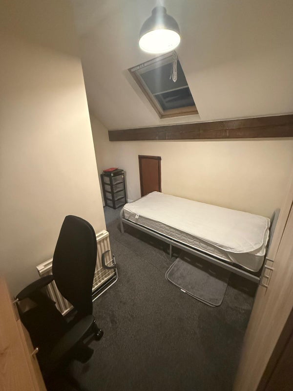 Room Spurr Street in Sheffield