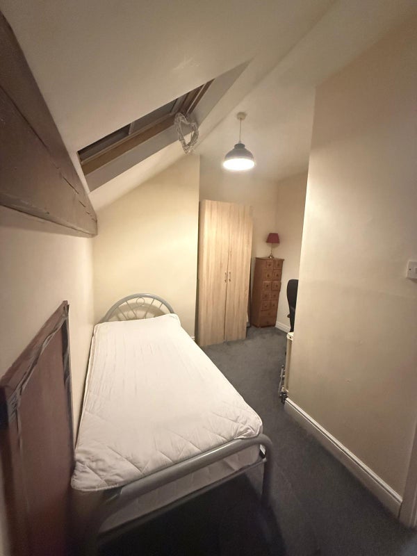 Room Spurr Street in Sheffield