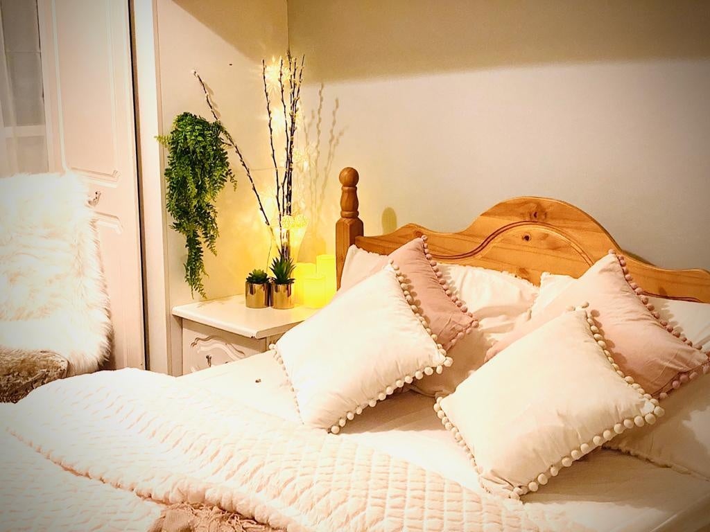Room Summerwood Road in Greater London