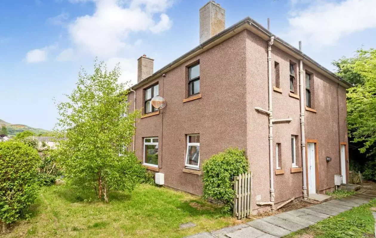 House Caerketton Avenue in Bilston