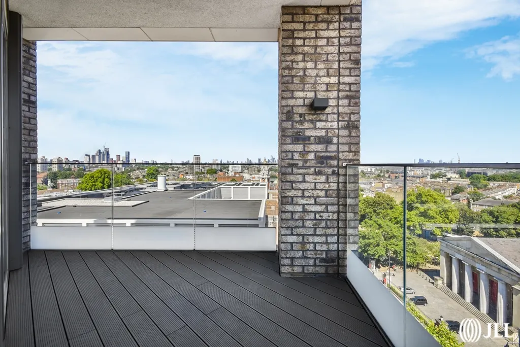 Flat Brixton Hill in Greater London