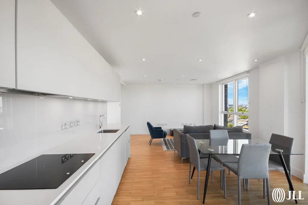Flat Brixton Hill in Greater London
