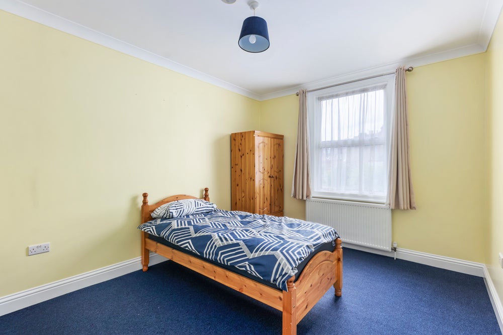 Flat Durnsford Road in Greater London